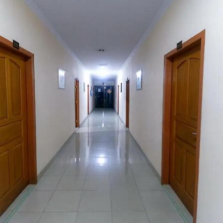 RedDoorz Plus near WTC Batanghari Mall Tanjungjohor Bagian luar foto