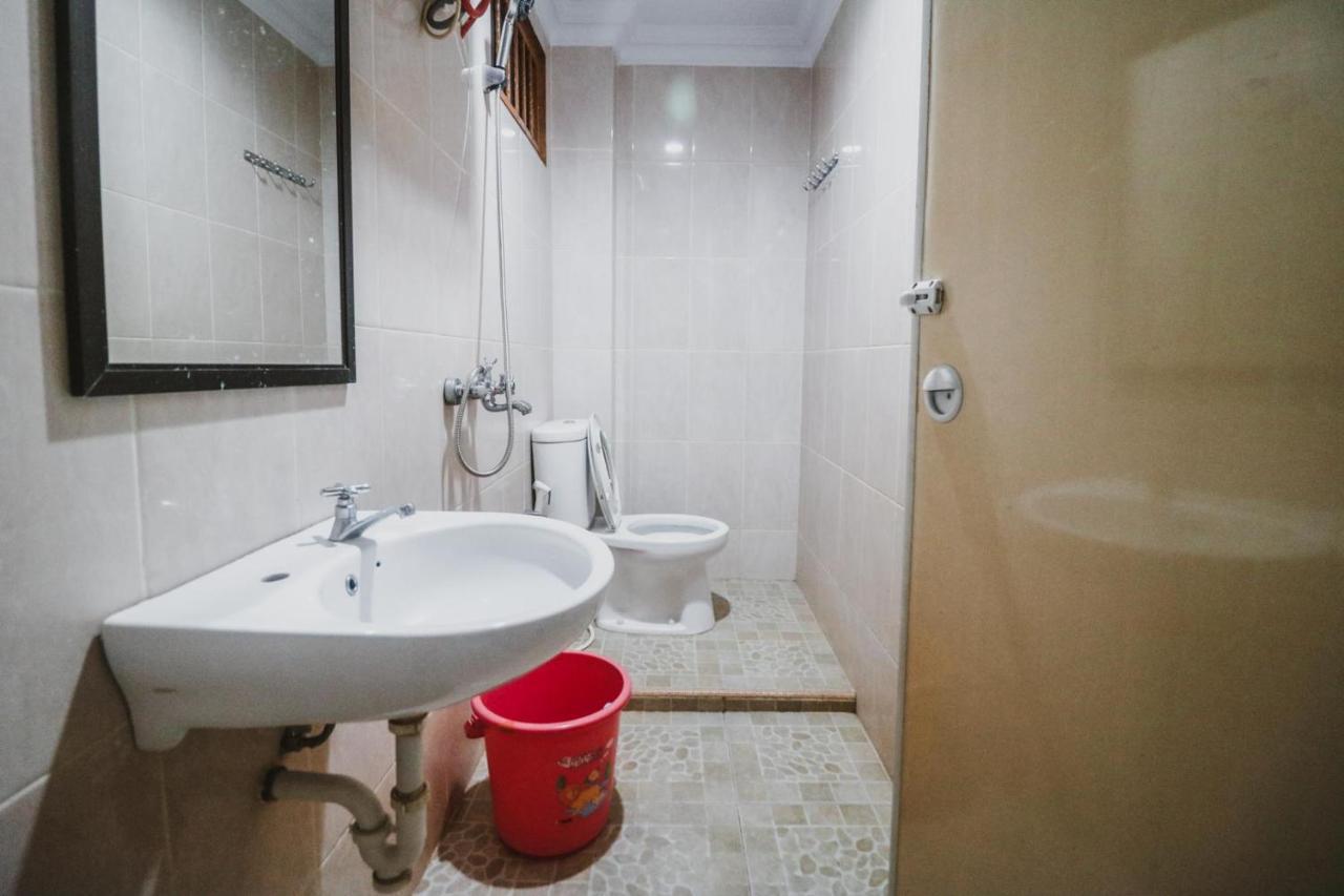 RedDoorz Plus near WTC Batanghari Mall Tanjungjohor Bagian luar foto